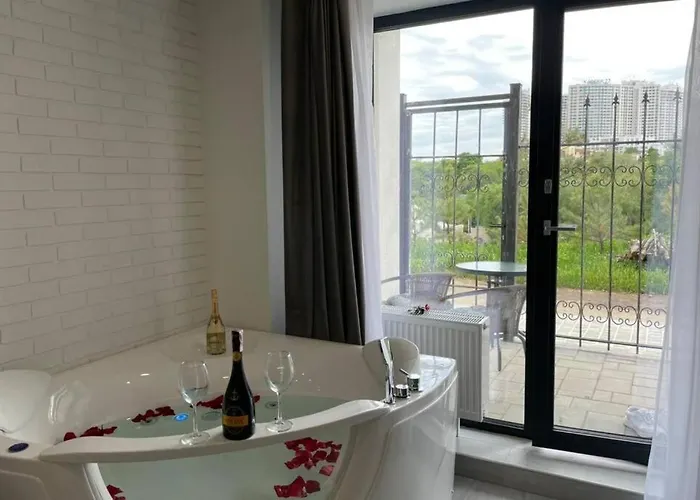 Arkadiya Sky Jakuzi & Angelika 23 Odessa